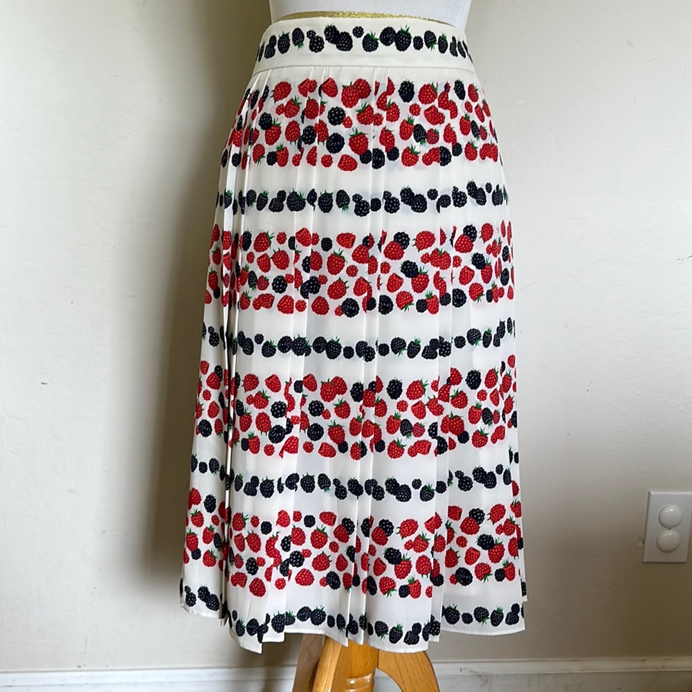❤️💙NWT JCREW BERRY PRINT SKIRT💙❤️